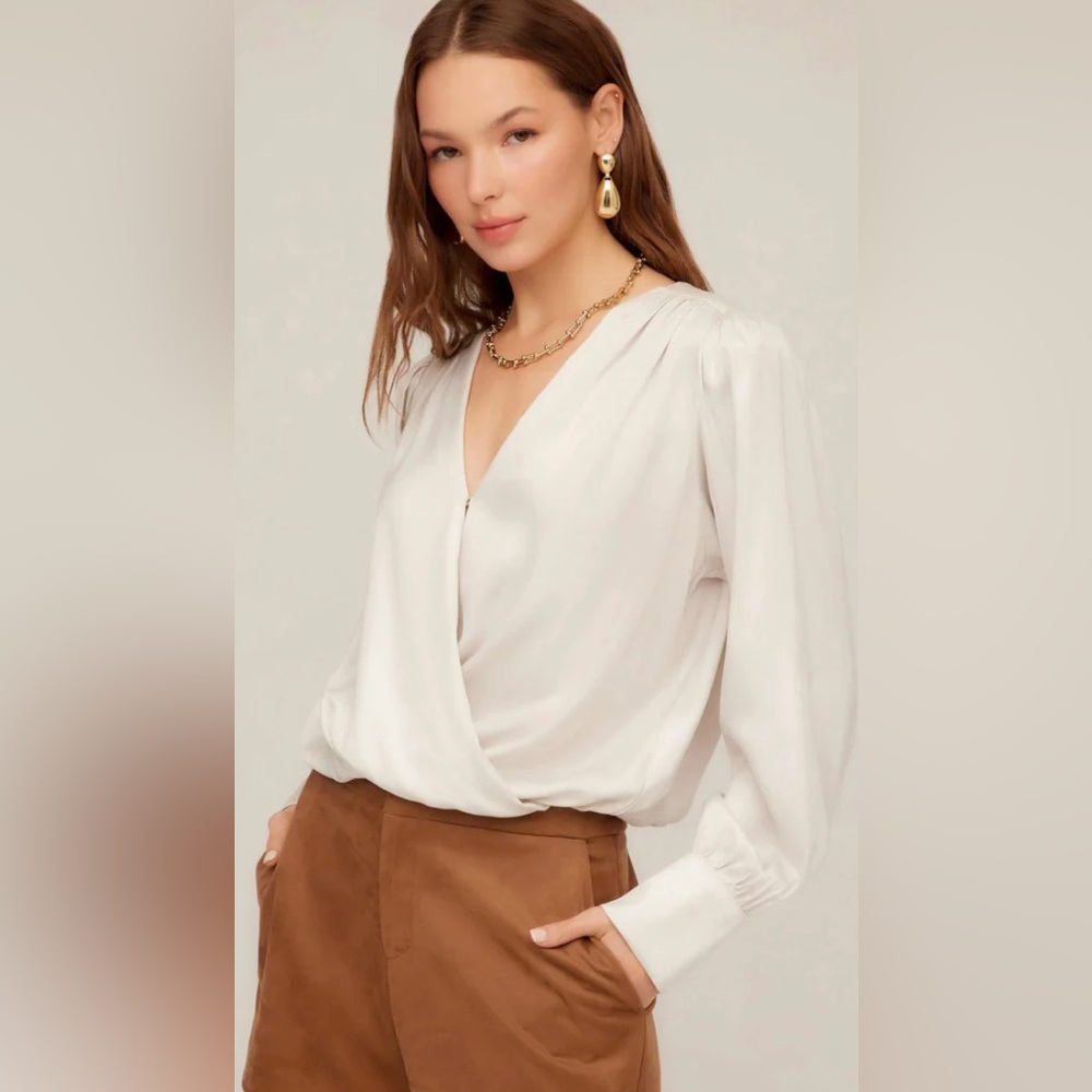 Fifteen Twenty Ines Drape Front Cream Blouse Feminine Flowy Luxury Super Soft M